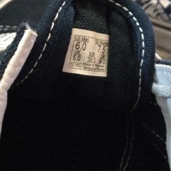 Vans - Picture 5 of 6